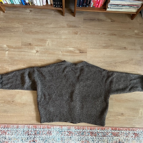 Babaa no.17 cardigan in oak - Picture 6 of 10